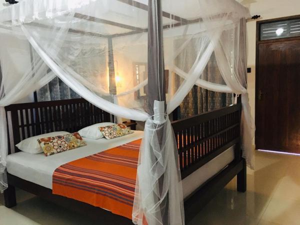 A la foto es mostra l'objecte Sathis villa situat a la ciutat de Akurala.