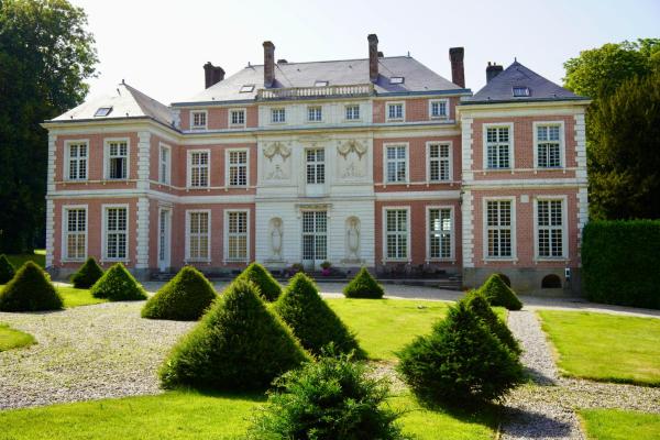A la foto es mostra l'objecte Château Florian XVIII siècle 700 m2, parc 10 hectares situat a la ciutat de Gapennes.
