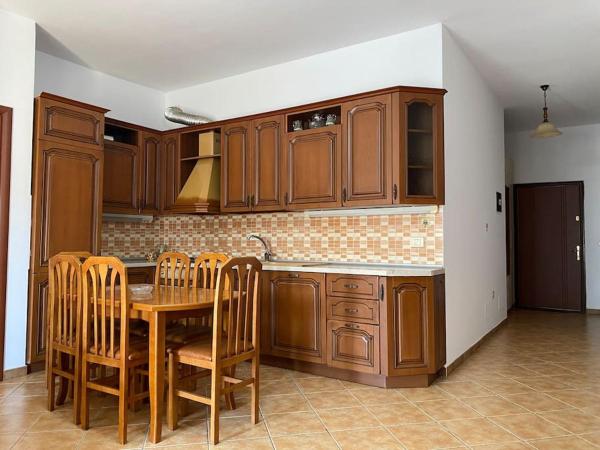 På billedet ses objektet Roel apartments Shkodra Center beliggende i byen Shkodër.