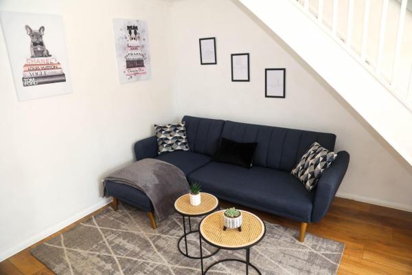 A la foto es mostra l'objecte Luxe Cosy&Spacious 2 Bed House - Super Fast Wi-Fi & Private Parking Near GLO Airport & Cheltenham Racecourse situat a la ciutat de Churchdown.
