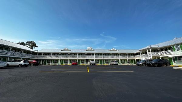 A la foto es mostra l'objecte Key West Inn - Chatsworth situat a la ciutat de Crandall.