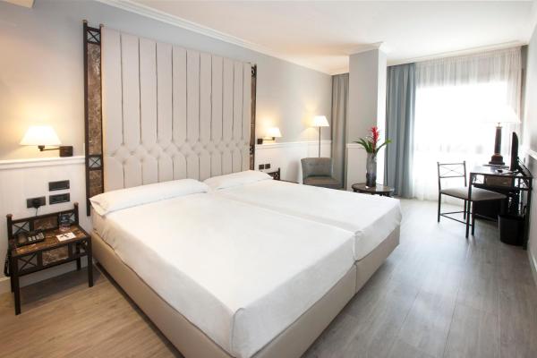 På bildet vises objektet Hotel Gran Via som ligger i byen Logroño.