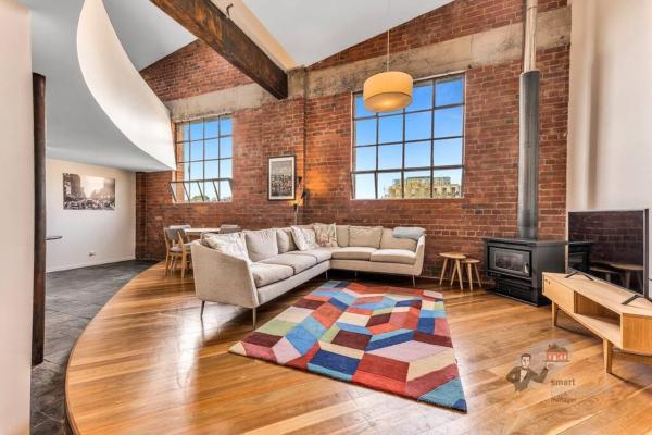 A la foto es mostra l'objecte Rooftop warehouse in Fitzroy situat a la ciutat de Melbourne.