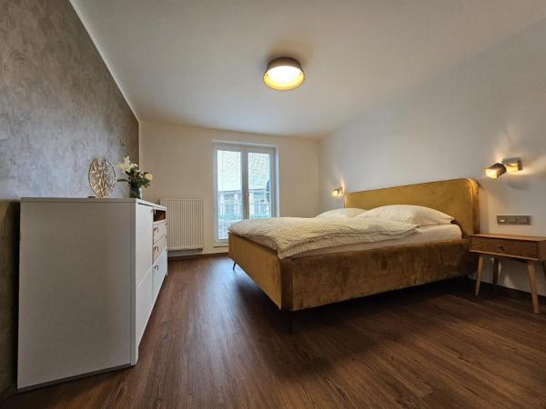 Na fotografii je vidět objekt Apartmán U Labe nacházející se ve městě Křinec.
