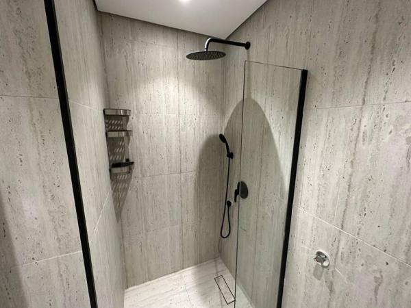 Kuva 4: AlYasmin, S&M Luxury Apartment