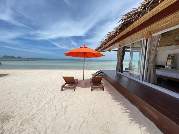 A la foto es mostra l'objecte Nice Sea Resort situat a la ciutat de Srithanu.