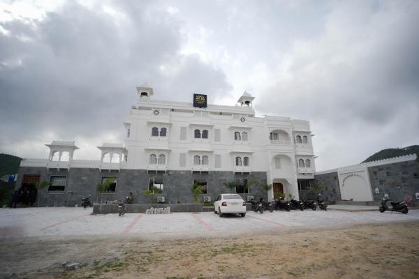 A la foto es mostra l'objecte The Ekling Garh Hotel & Resort situat a la ciutat de Udaipur.