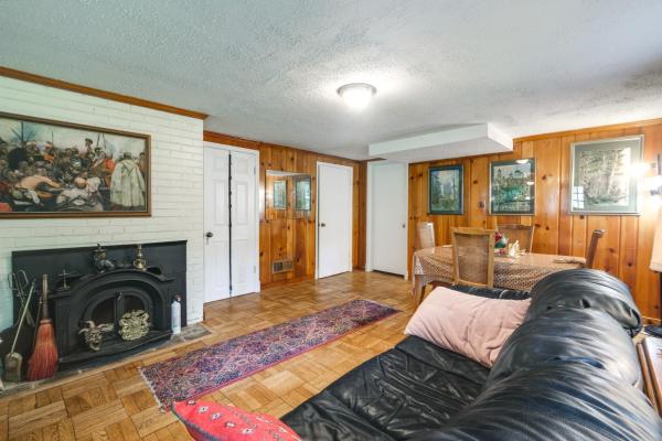 3 Mi To Nih! Spacious Bethesda Apt W/ Yard - Bethesda, MD