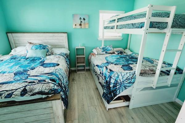 Billede 3: Acapulco - Upstairs Beachview Beauty 50 steps to a private beach! BYOT
