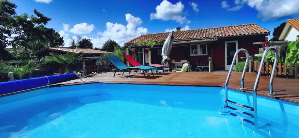 A la foto es mostra l'objecte MAISON & PISCINE PRIVES,PLAGES OCEAN ET LAC A 10 kms situat a la ciutat de Linxe.