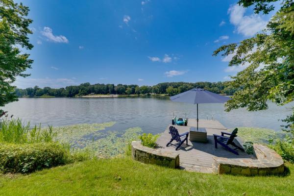 Lakefront Brewster Vacation Rental W/ Private Dock - Brewster, NY