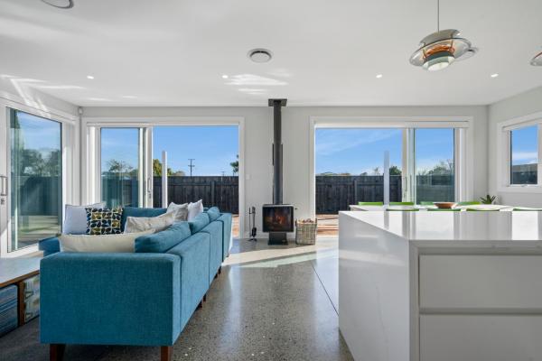 Stylish Serenity - Martinborough Holiday Home - Martinborough