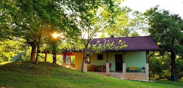 A la foto es mostra l'objecte Private place, Boca situat a la ciutat de Bihac.