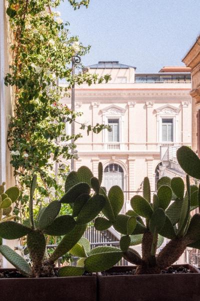 A la foto es mostra l'objecte Casa Calamondino situat a la ciutat de Bari.