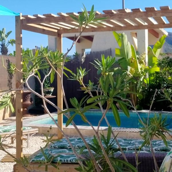 A la foto es mostra l'objecte Casa Fleur Casco Antiguo Altea con Piscina privada y Jardin situat a la ciutat de Altea.