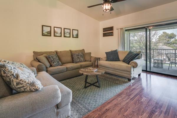 A la foto es mostra l'objecte Inviting Branson Condo with Community Pool and Hot Tub situat a la ciutat de Branson.