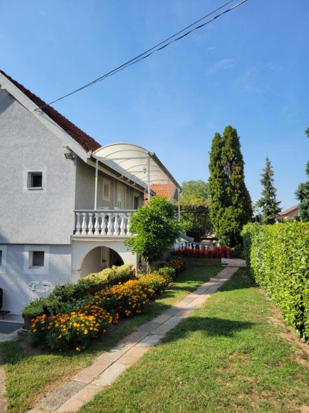 Στη φωτογραφία φαίνεται το αντικείμενο Green Garden Apartments που βρίσκεται στην πόλη Surčin.
