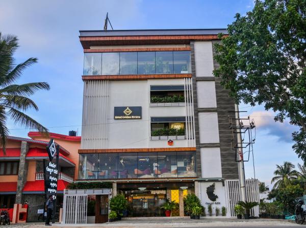 På billedet ses objektet Hotel Golden Riviera beliggende i byen Mysore.