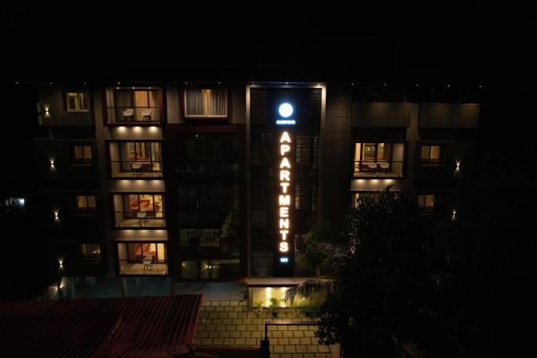 写真にはPerintalmanna市にあるNcomforts Luxurious Apartmentsが写っています。