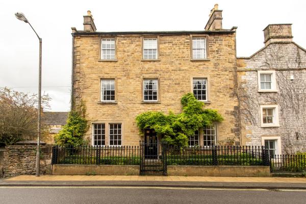 A la foto es mostra l'objecte Rutland House situat a la ciutat de Bakewell.