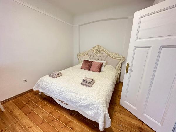 A la foto es mostra l'objecte Čaka Street Royal Apartment 42 situat a la ciutat de Riga.