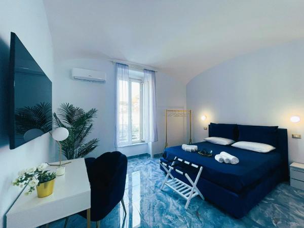 Na fotografii je vidět objekt Luxury Blue House nacházející se ve městě Neapol.