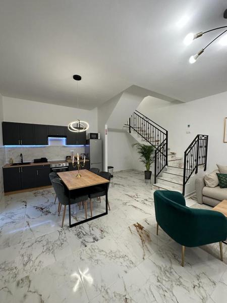 A la foto es mostra l'objecte Apartments Green Linden situat a la ciutat de Lipovača.