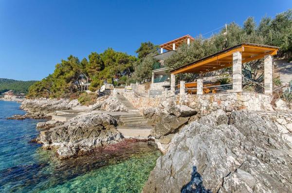 Na fotografii je vidět objekt Apartments by the sea Prizba, Korcula - 18219 nacházející se ve městě Blato.