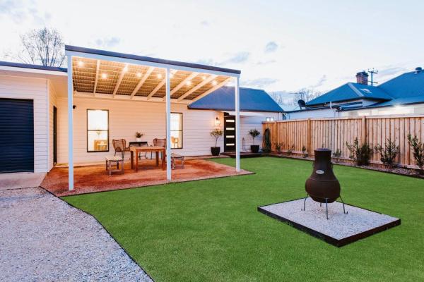 Auf dem Foto ist das Objekt 'The Fleetwood' Best Local Experience for Couples in der Stadt Mudgee zu sehen.