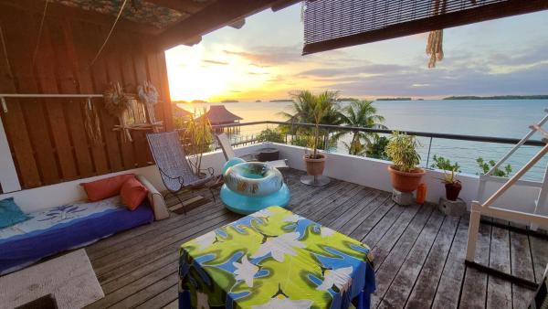A la foto es mostra l'objecte L'Horizon situat a la ciutat de Bora Bora.