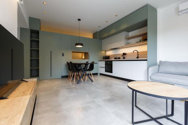 A la foto es mostra l'objecte Studio w/king size bed near the Heart of Kalamata situat a la ciutat de Kalamata.