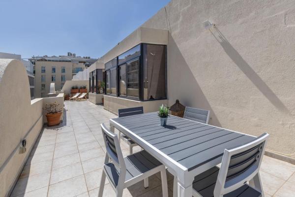 Large Terrace Penthouse Sliema, Sliema