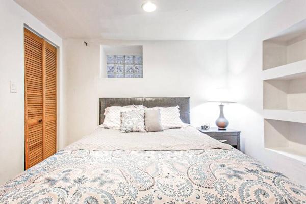 Fotografie 4: Spacious & Stylish Home at the heart of Wicker Park
