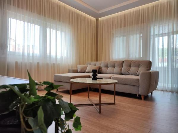 Na fotografii je vidět objekt Luxury Apartments Deskati Α2 nacházející se ve městě Deskáti.