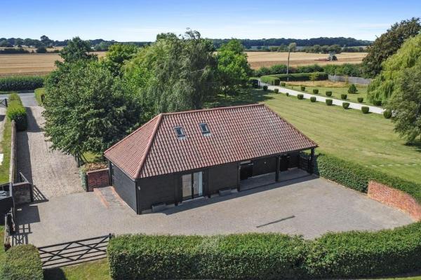 Na zdjęciu widoczny jest obiekt The Stables Rectory Farm położony w mieście Great Maplestead.