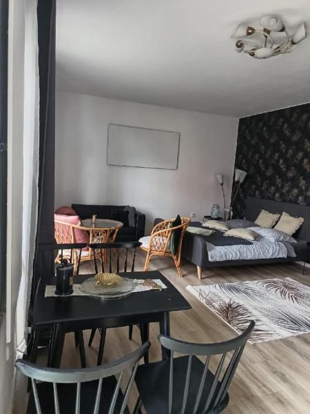 Na fotografii je vidět objekt Apartmány Oxota nacházející se ve městě Černožice.