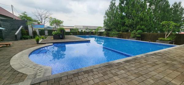 Na zdjęciu widoczny jest obiekt PEPABRI Hotel & Resort położony w mieście Ciawigajah.