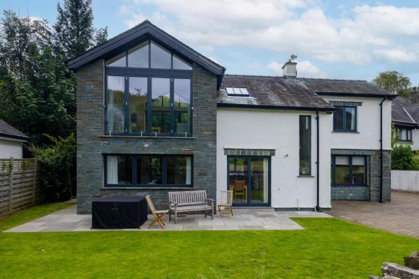 A la foto es mostra l'objecte The Old Police House situat a la ciutat de Grasmere.