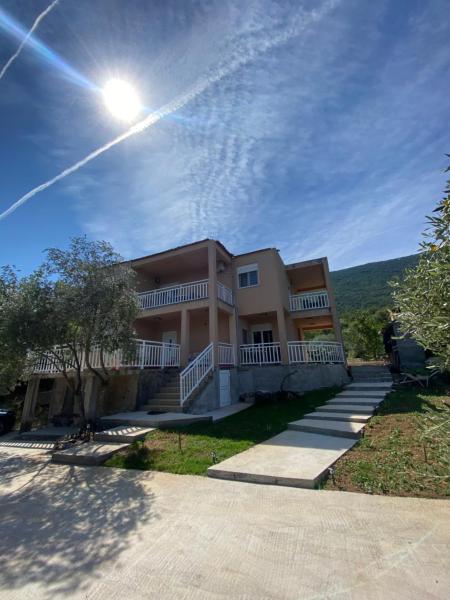 Na zdjęciu widoczny jest obiekt Apartments D&D położony w mieście Osobjava.