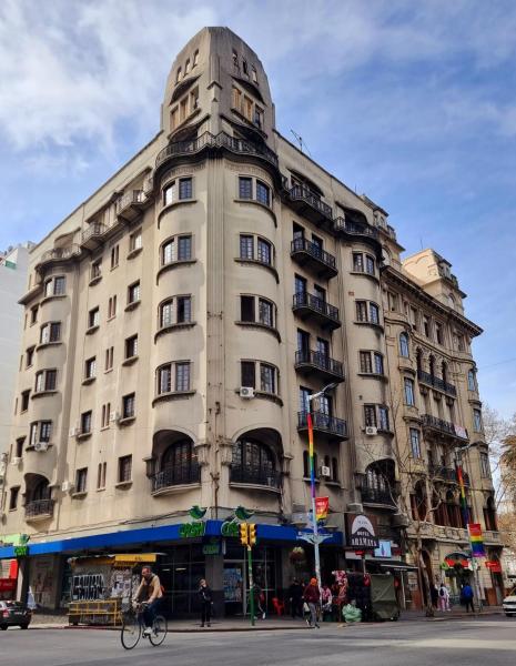 Nuevo Hotel Aramaya, Montevideo