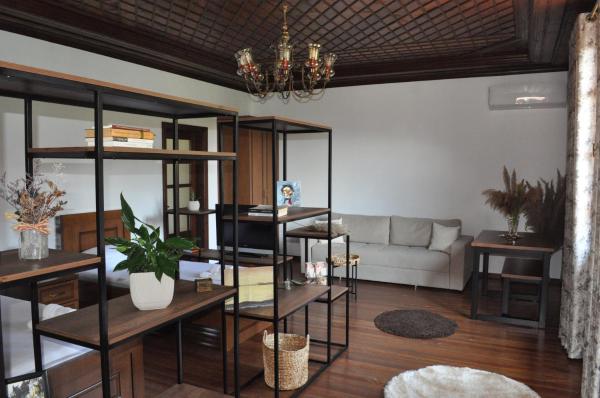 A la foto es mostra l'objecte Timber Guest House situat a la ciutat de Berat.