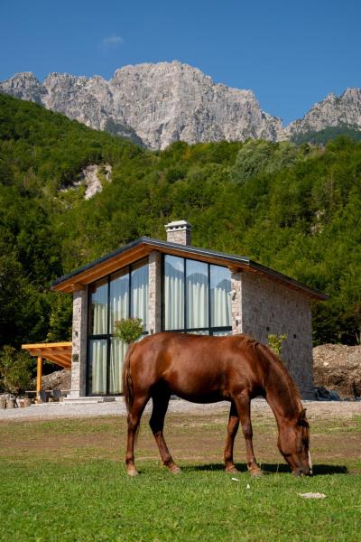 A la foto es mostra l'objecte Villa Ujëvara e vogël situat a la ciutat de Theth.