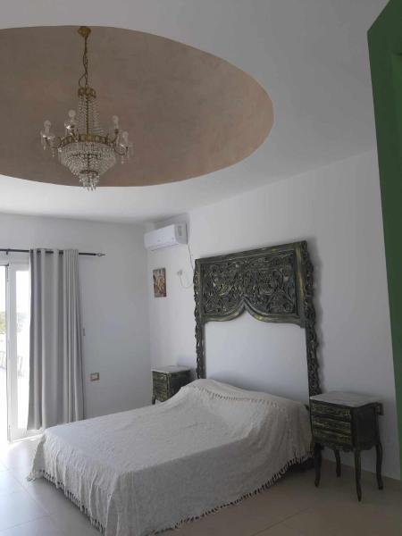På bildet vises objektet Magnifique appartement djerbien som ligger i byen El Guecheïne.