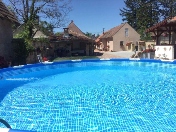 A la foto es mostra l'objecte Holiday Home Balatonbereny 2 situat a la ciutat de Part.