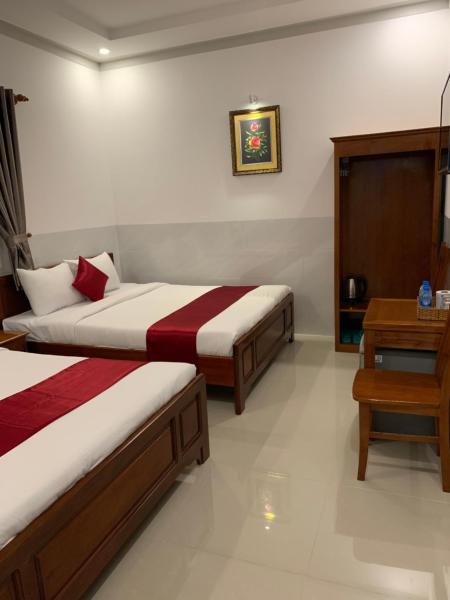 A la foto es mostra l'objecte Khách Sạn Chiêu Chương situat a la ciutat de Ấp Bình Hưng.