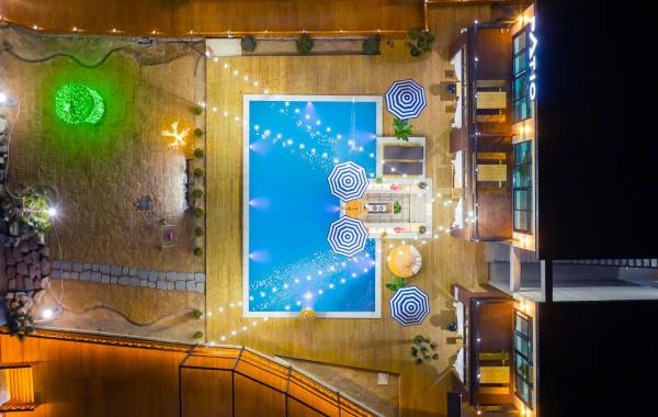 照片显示了位于Chŏngnae-dong市的Patio Pool Villa物件。