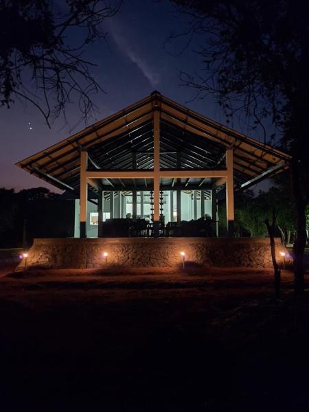 A la foto es mostra l'objecte Forest Edge Bungalow - Wilpattu situat a la ciutat de Radagama.