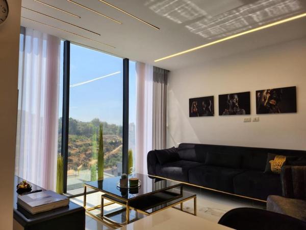 A la foto es mostra l'objecte 3BR Luxury Suite in Jerusalem situat a la ciutat de Neve Daniel.