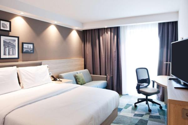 带沙发的大号床间 - 禁烟 — 20 m² - Hampton By Hilton Berlin City East Side Gallery