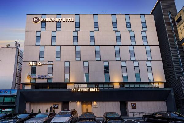 Nella foto è visibile l'oggetto Brown Dot Hotel Daegu Suseong situato nella città di Daegu.